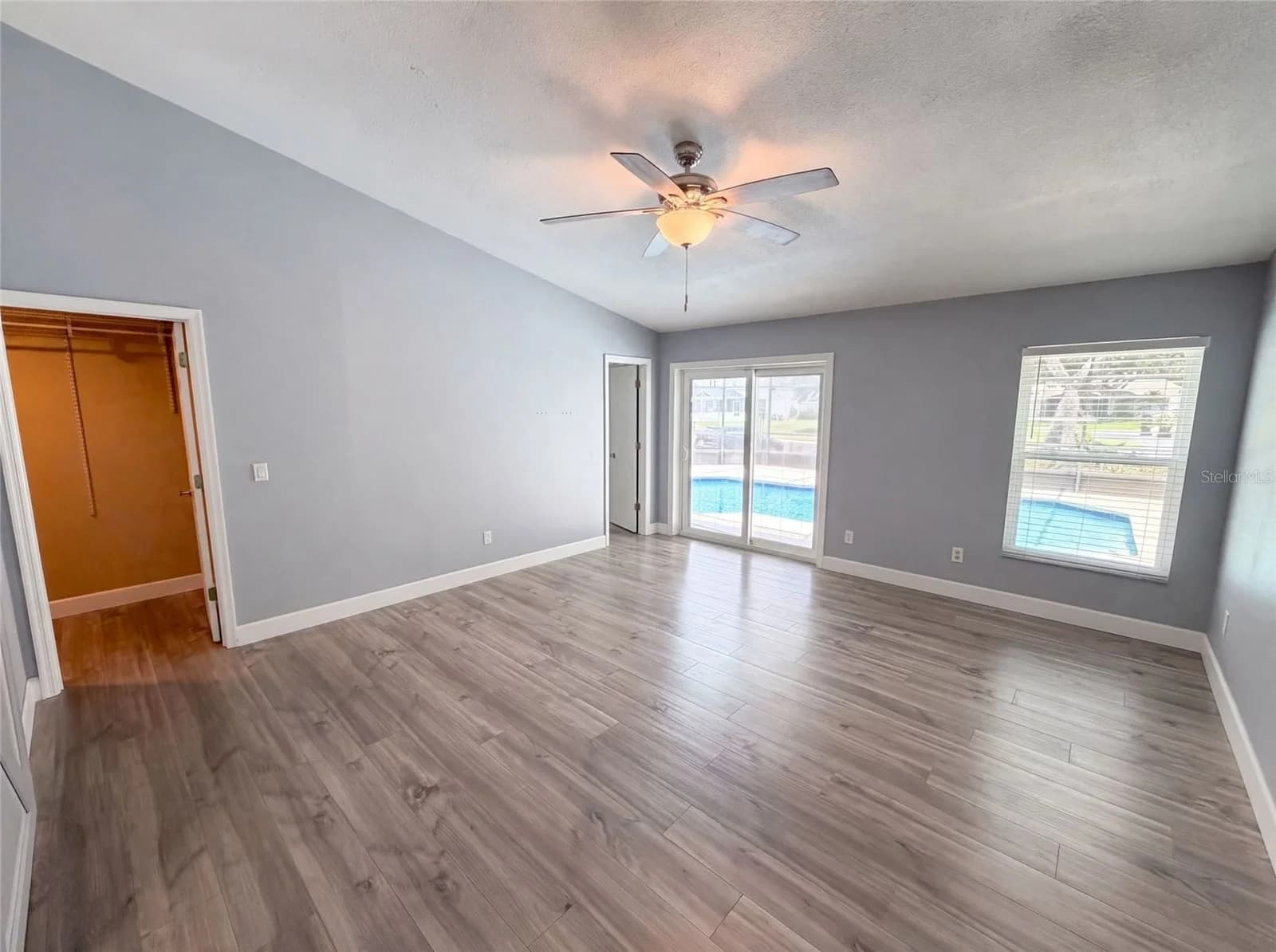 3800 SEMINOLE 4