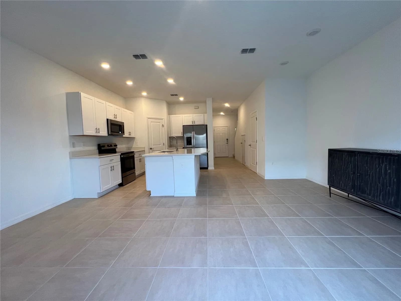 2211 PORTRAIT 5