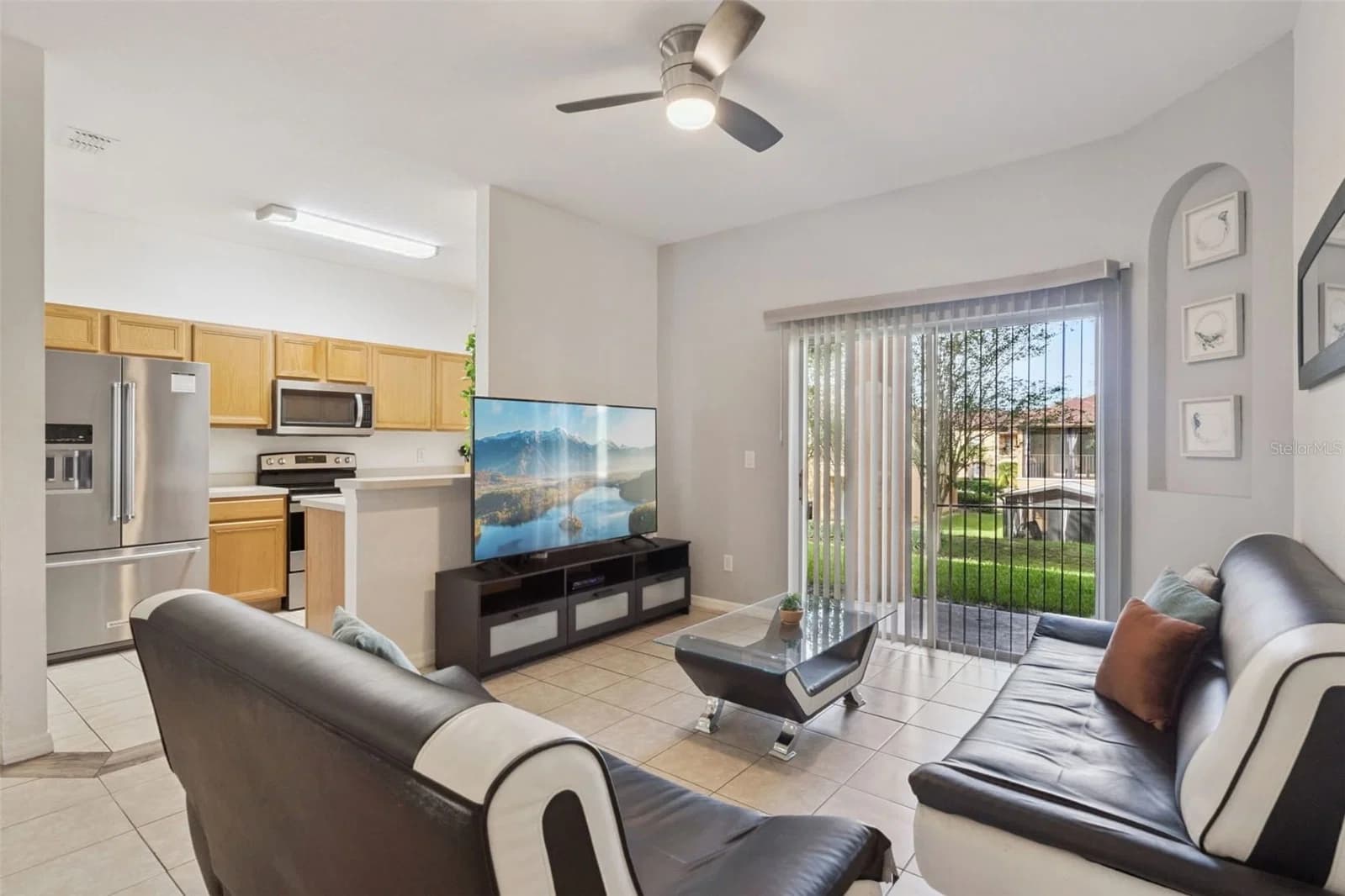 245 CAMBRIA 4