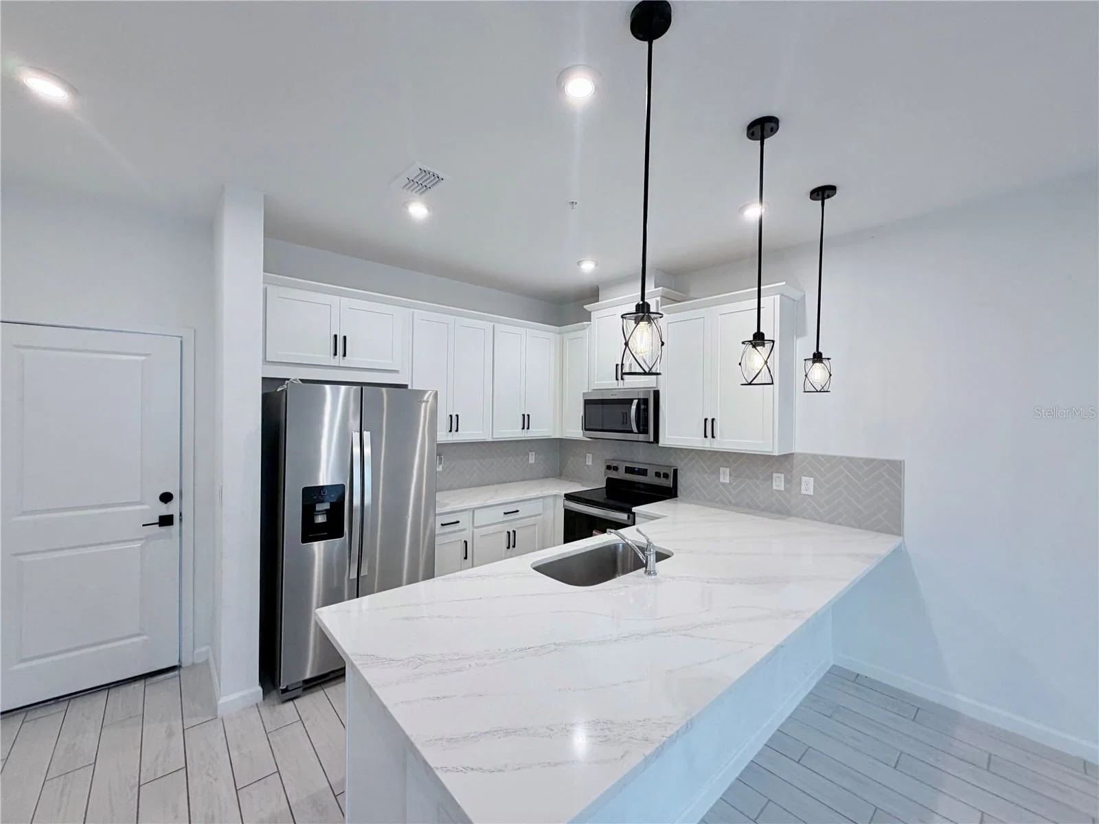9855 WALKWAY DR, Orlando, FL 32832