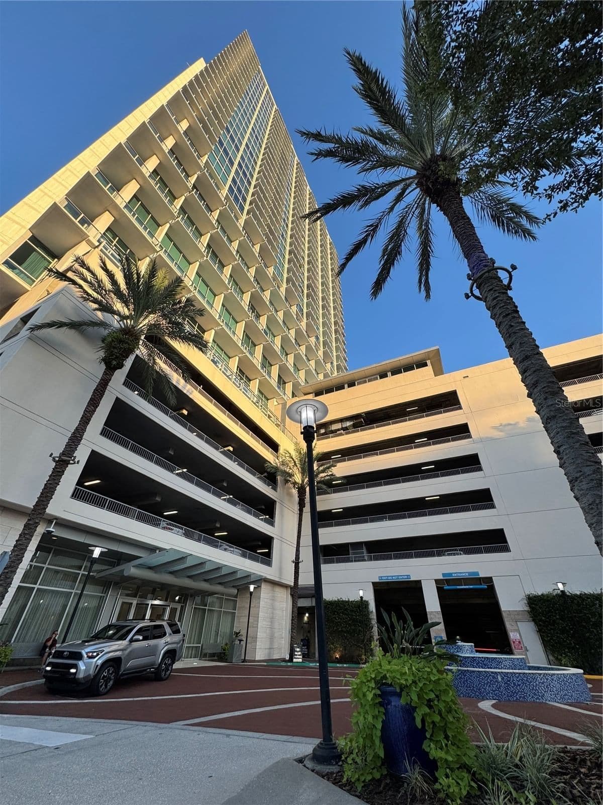150 ROBINSON, Orlando, FL 32801