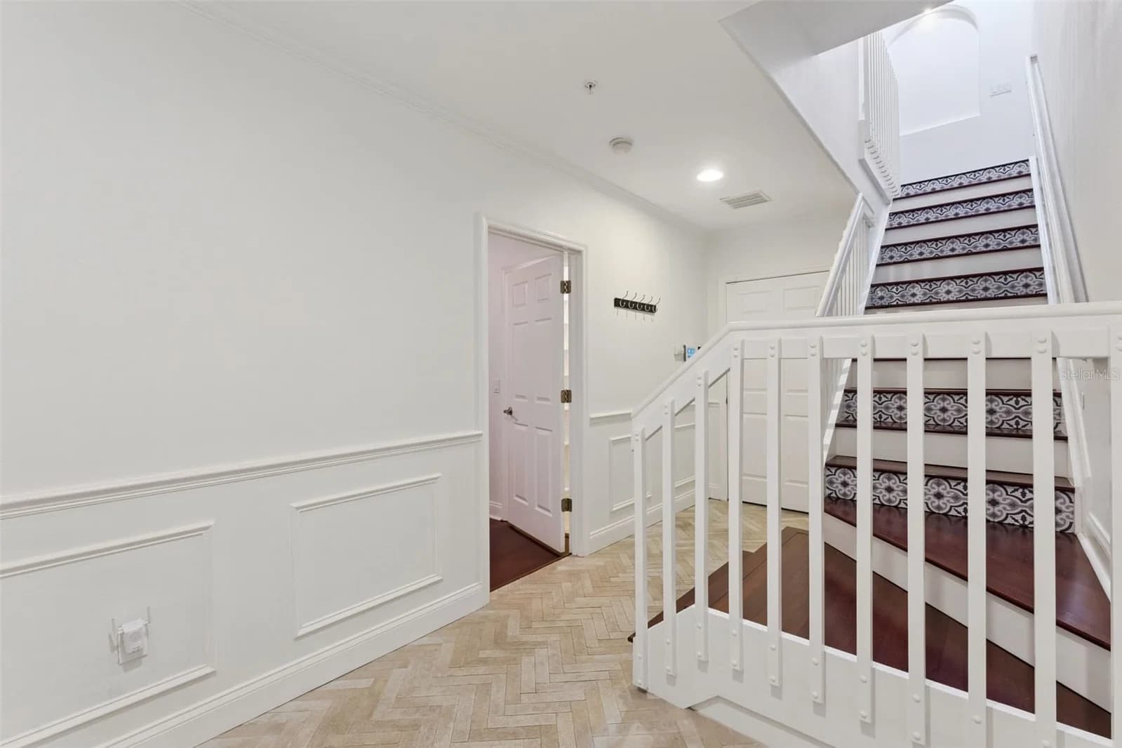 1650 PROSPECT 4