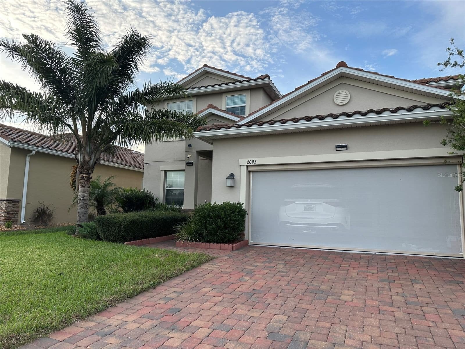 2093 LAKE SIDE 4