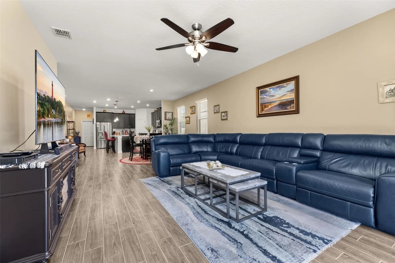 1739 GOOD NEIGHBOR 4