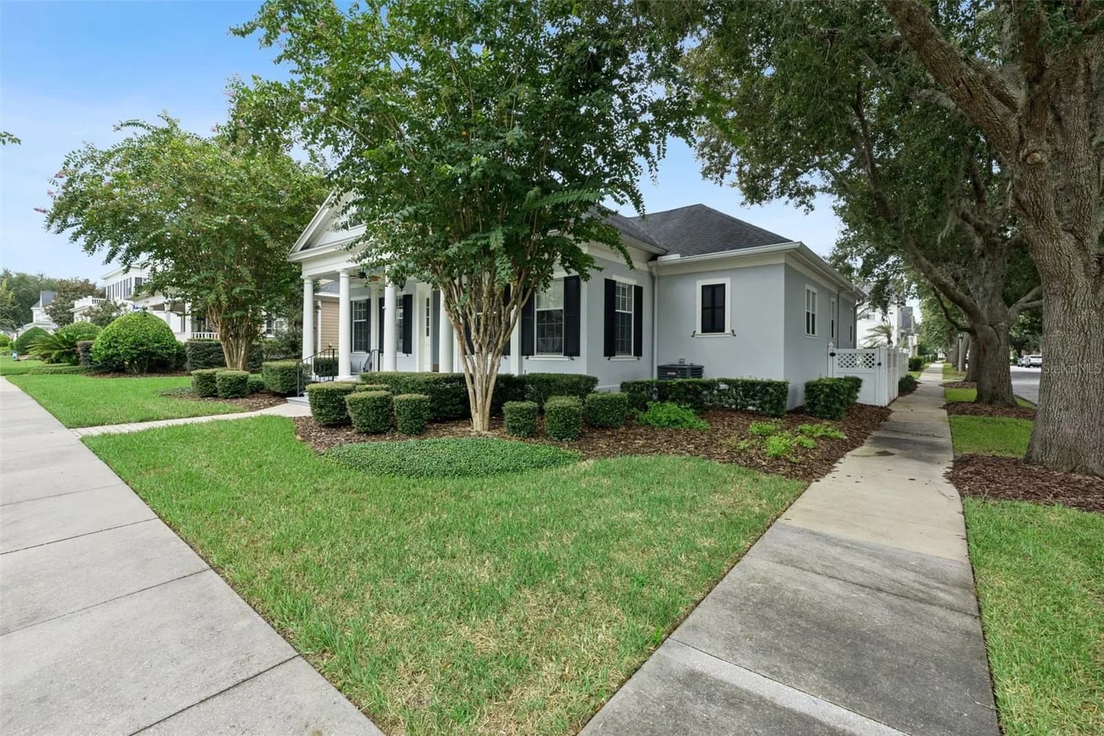 906 SPRING PARK 3