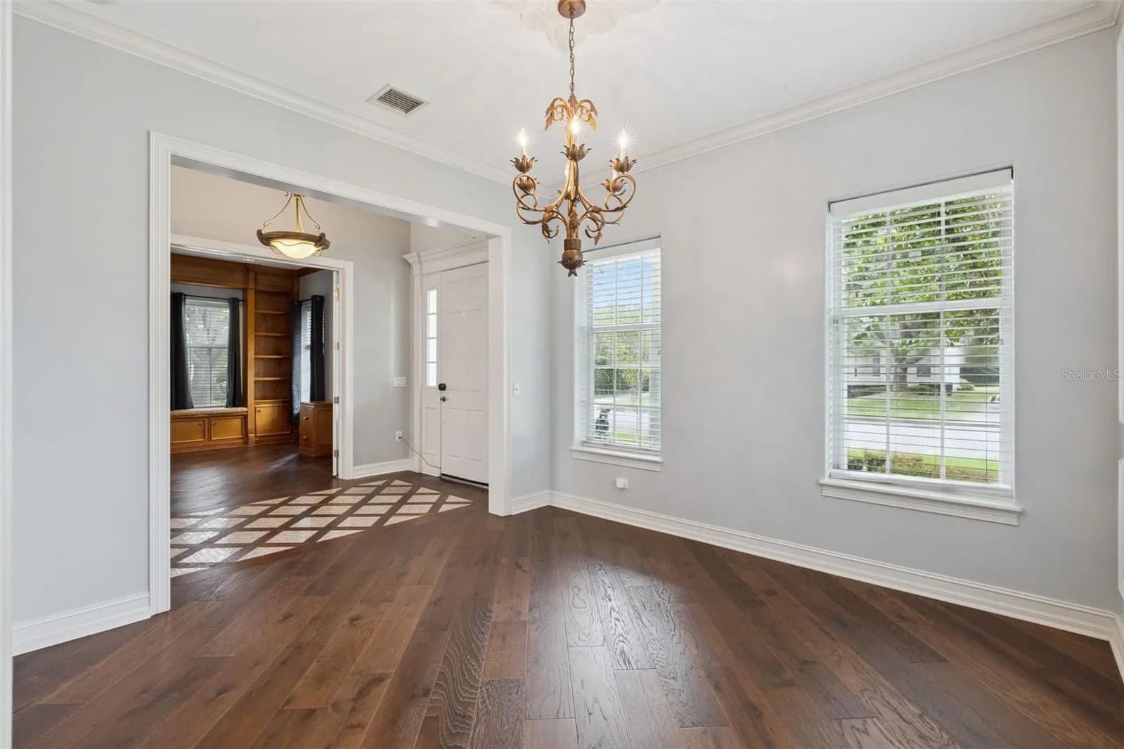 906 SPRING PARK 4