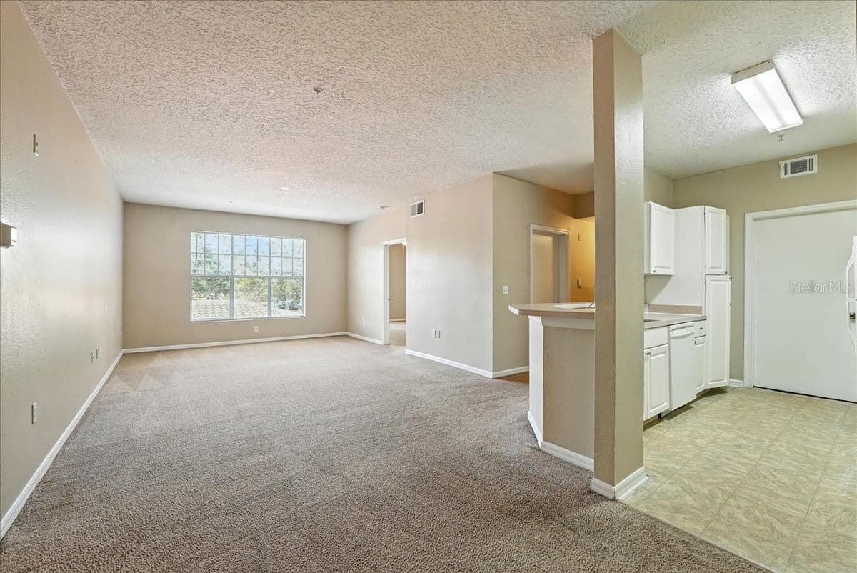 5560 METROWEST 3