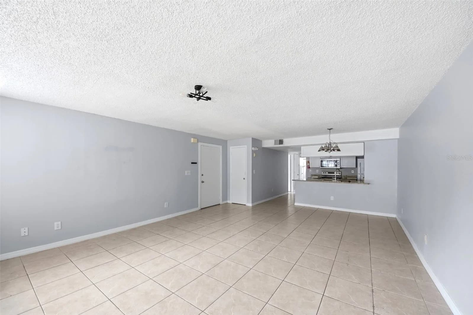 2723 POINCIANA 4