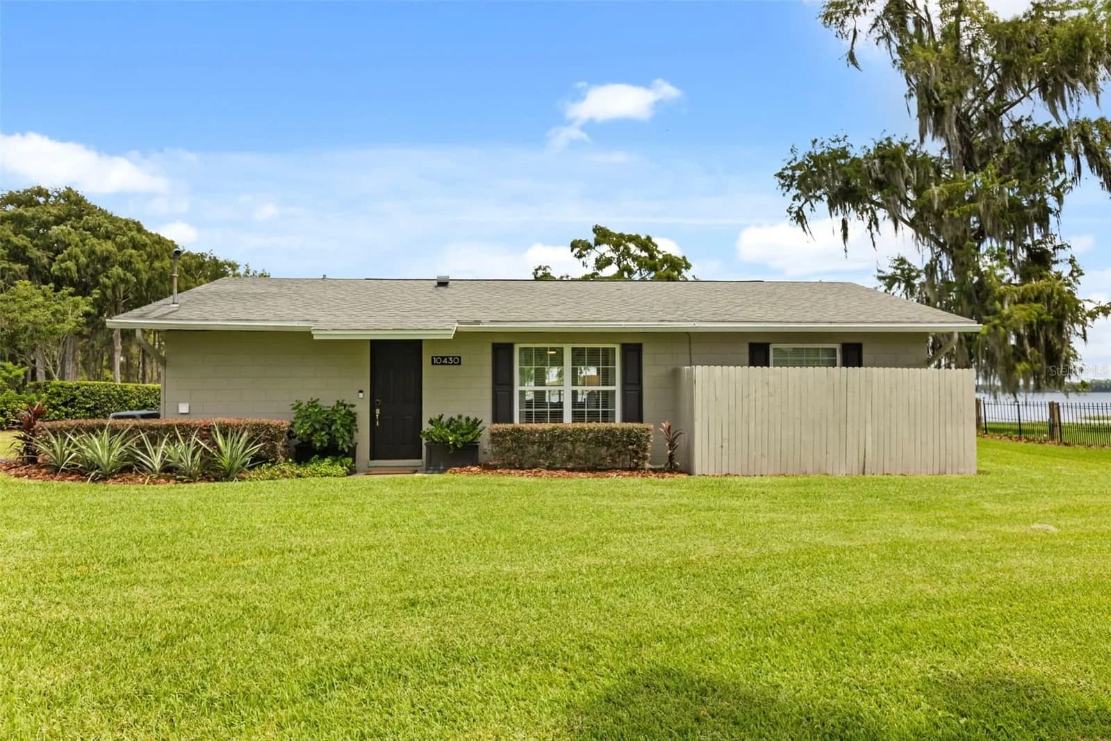 10430 LAKE COTTAGE 4