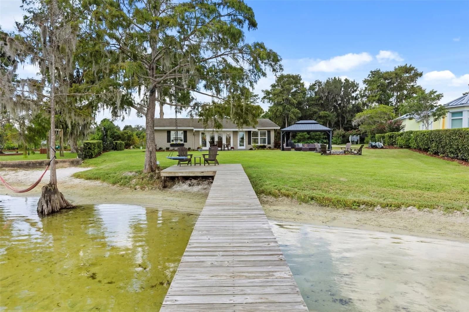 10430 LAKE COTTAGE 3