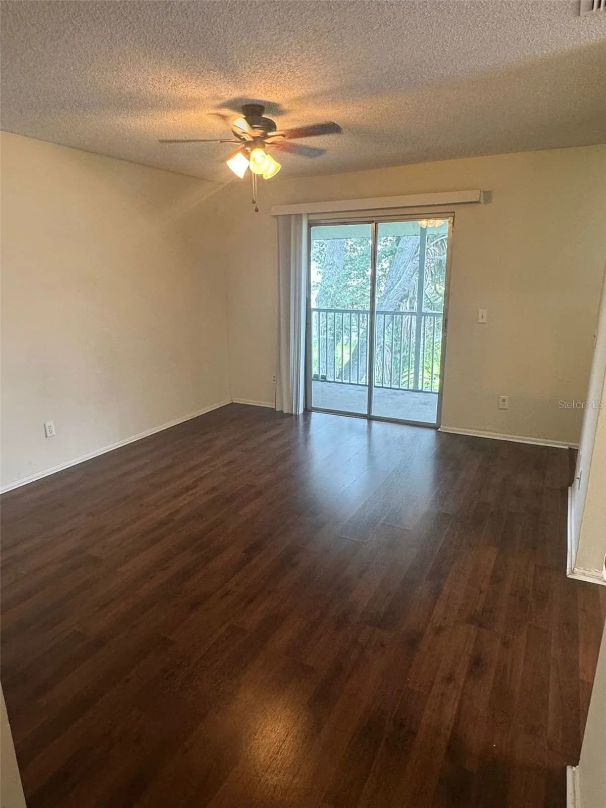 4227 PERSHING POINTE 5