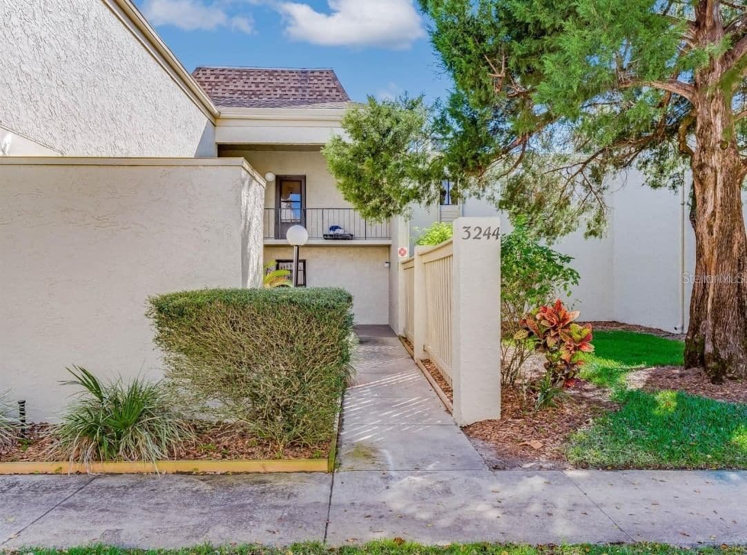 3244 SEMORAN, Orlando, FL 32822