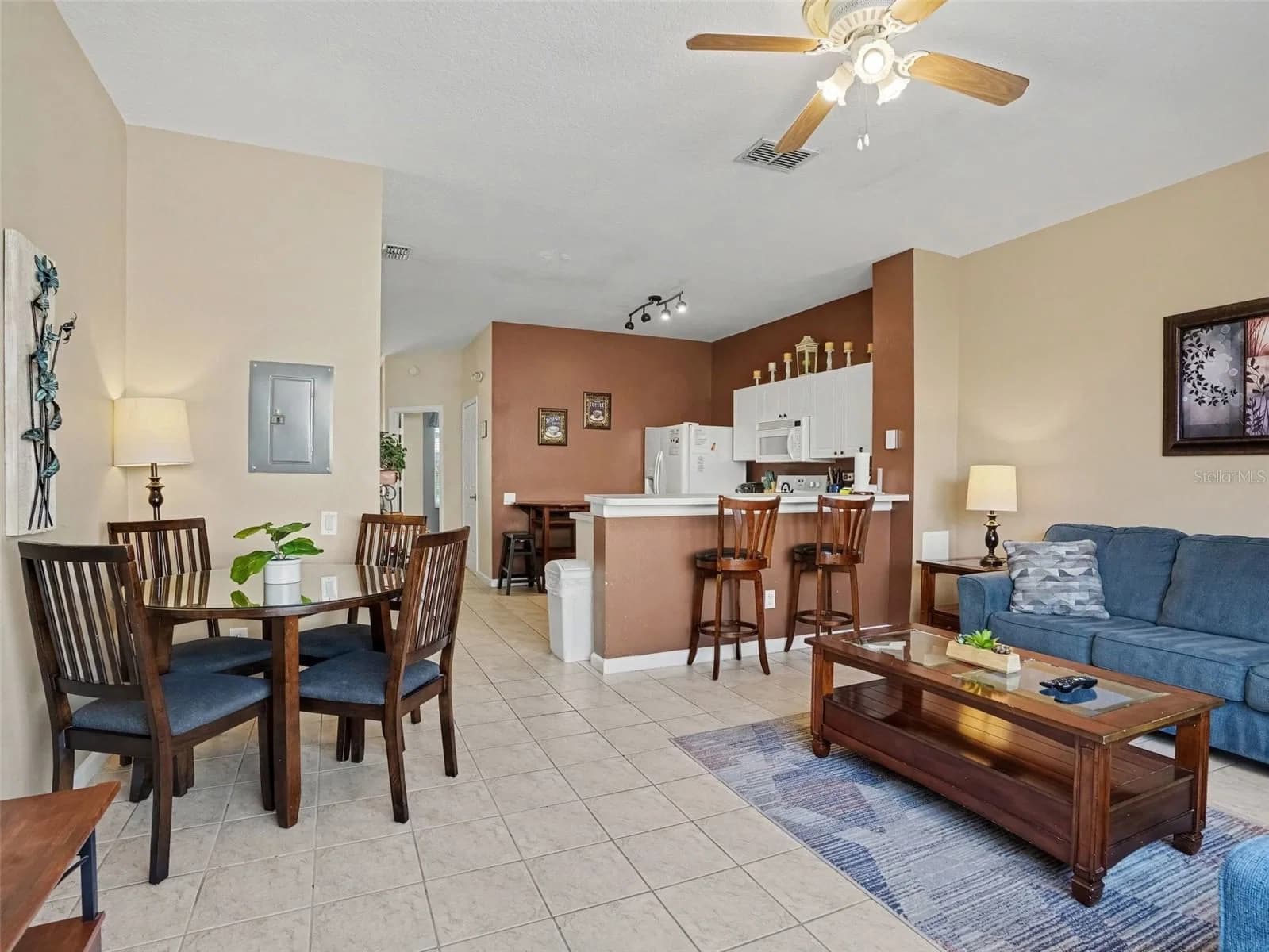 2326 SILVER PALM DR 3