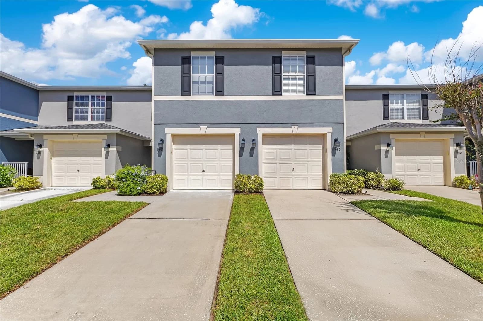 942 COQUINA ROCK 3