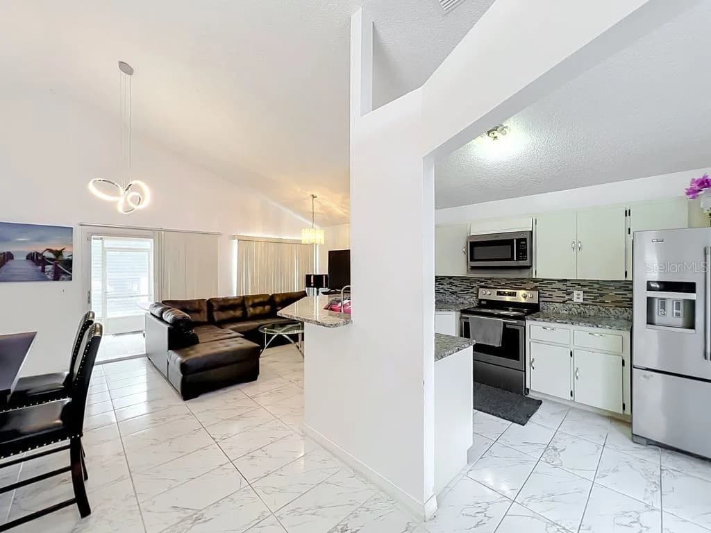 3549 SPRING LAND 2