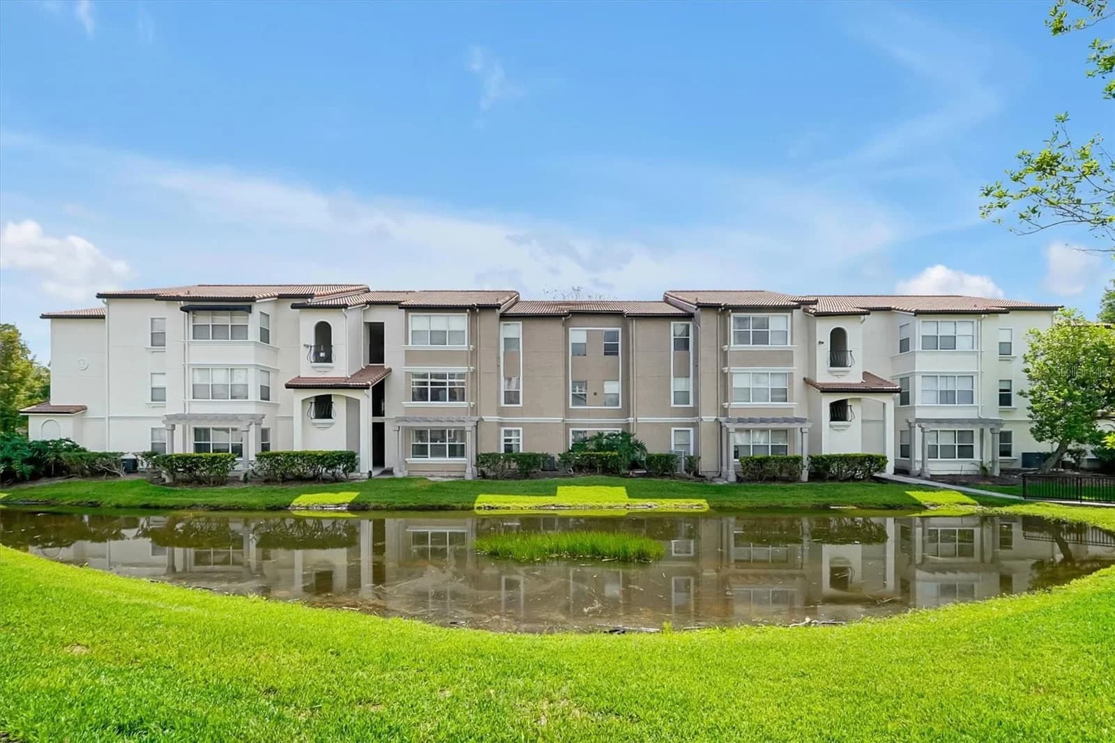 5156 CONROY 3