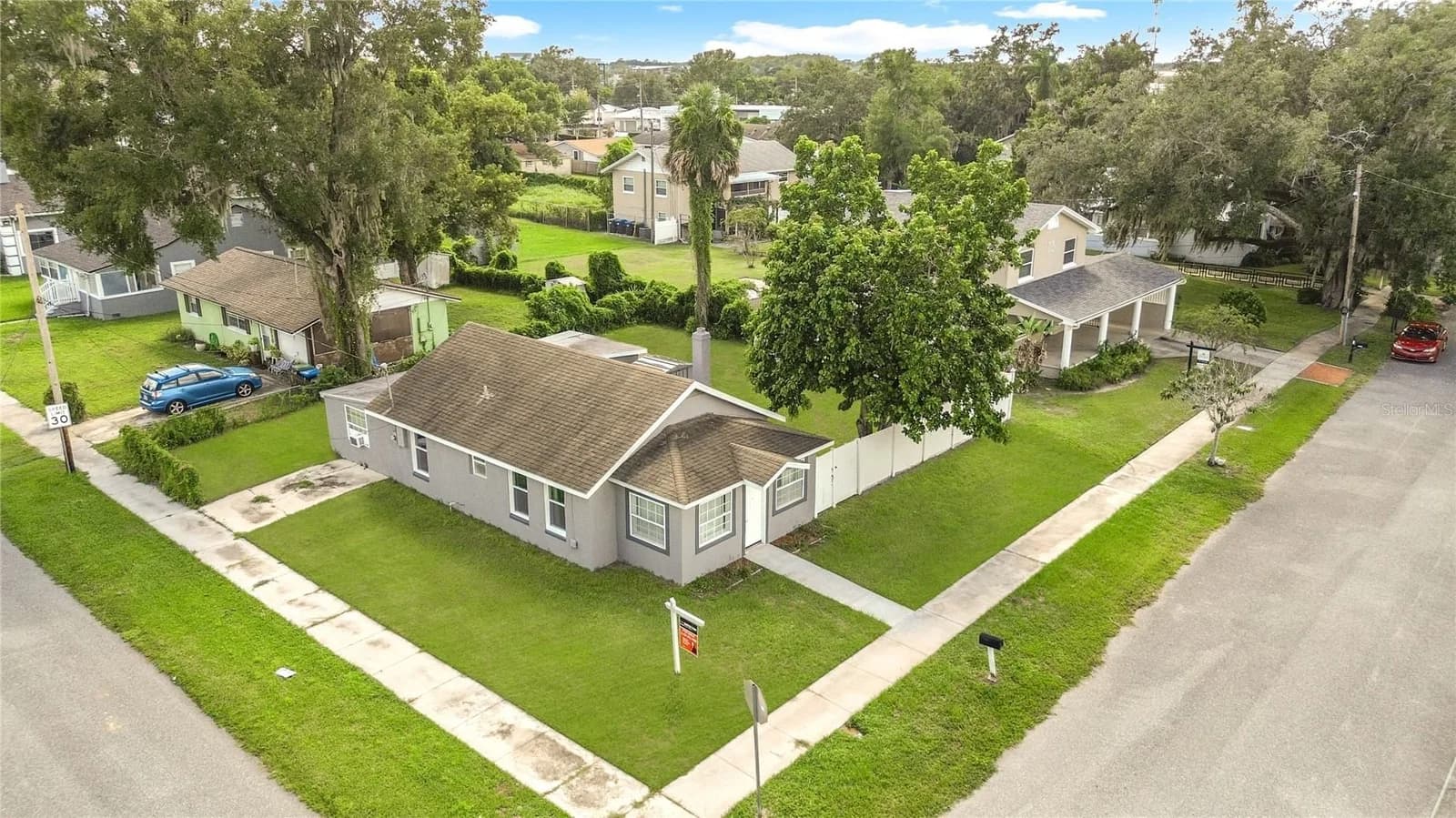 1600 ROOSEVELT 5