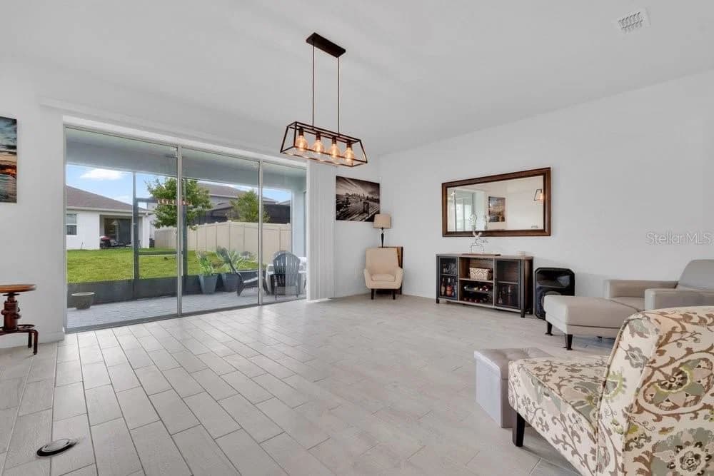 1457 GRAND PALM 4