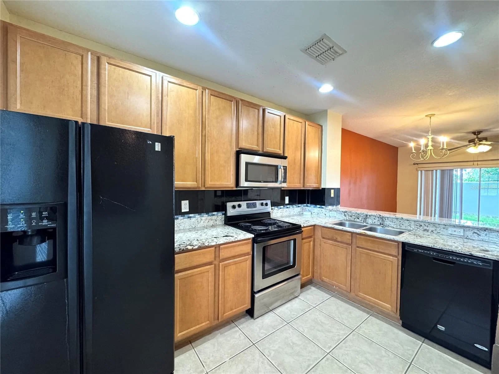 10832 SAVANNAH WOOD 3
