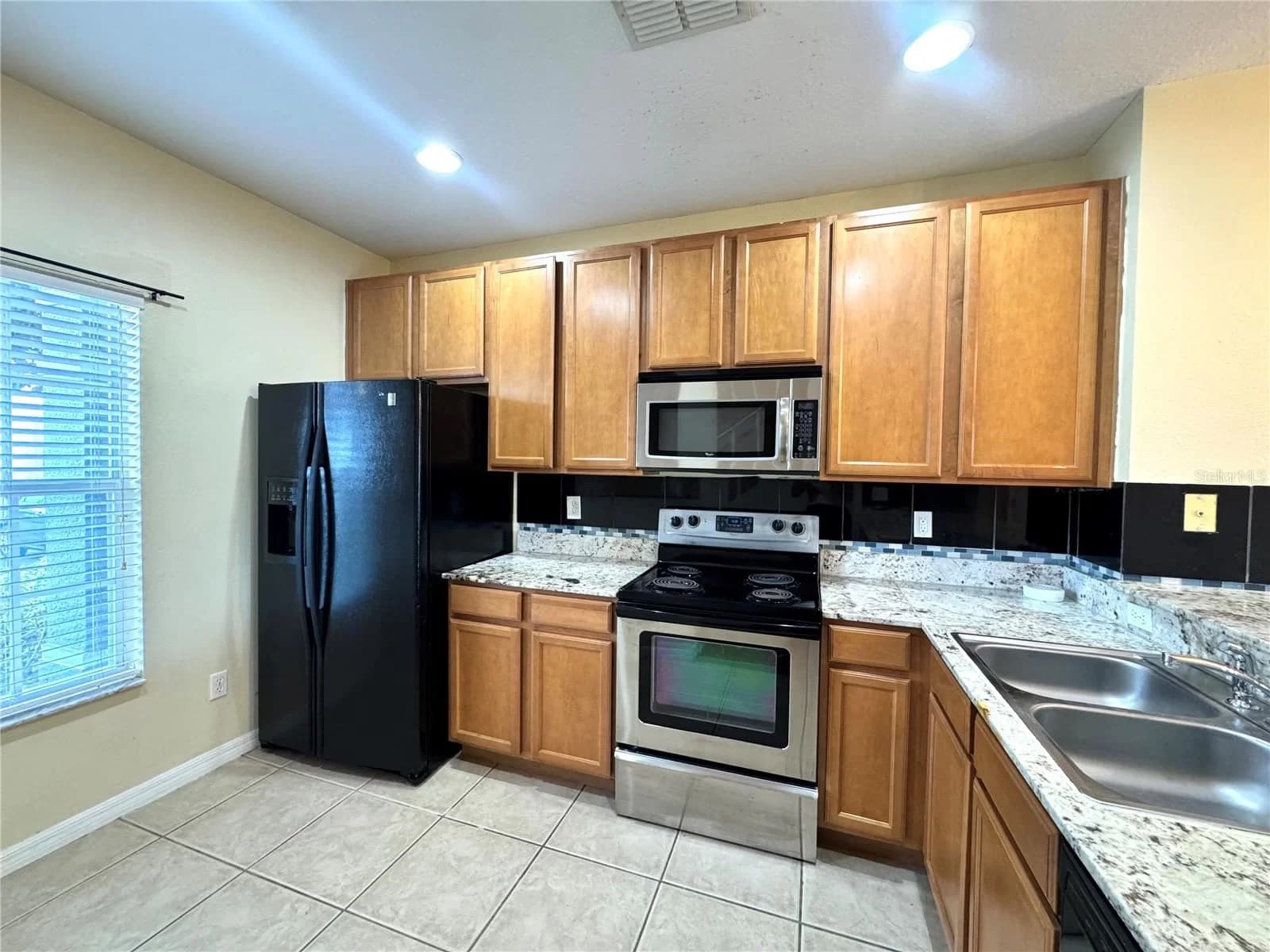 10832 SAVANNAH WOOD 4