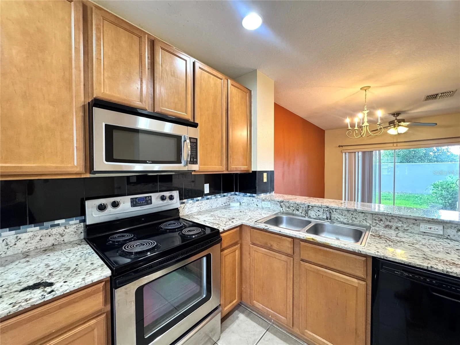 10832 SAVANNAH WOOD 5