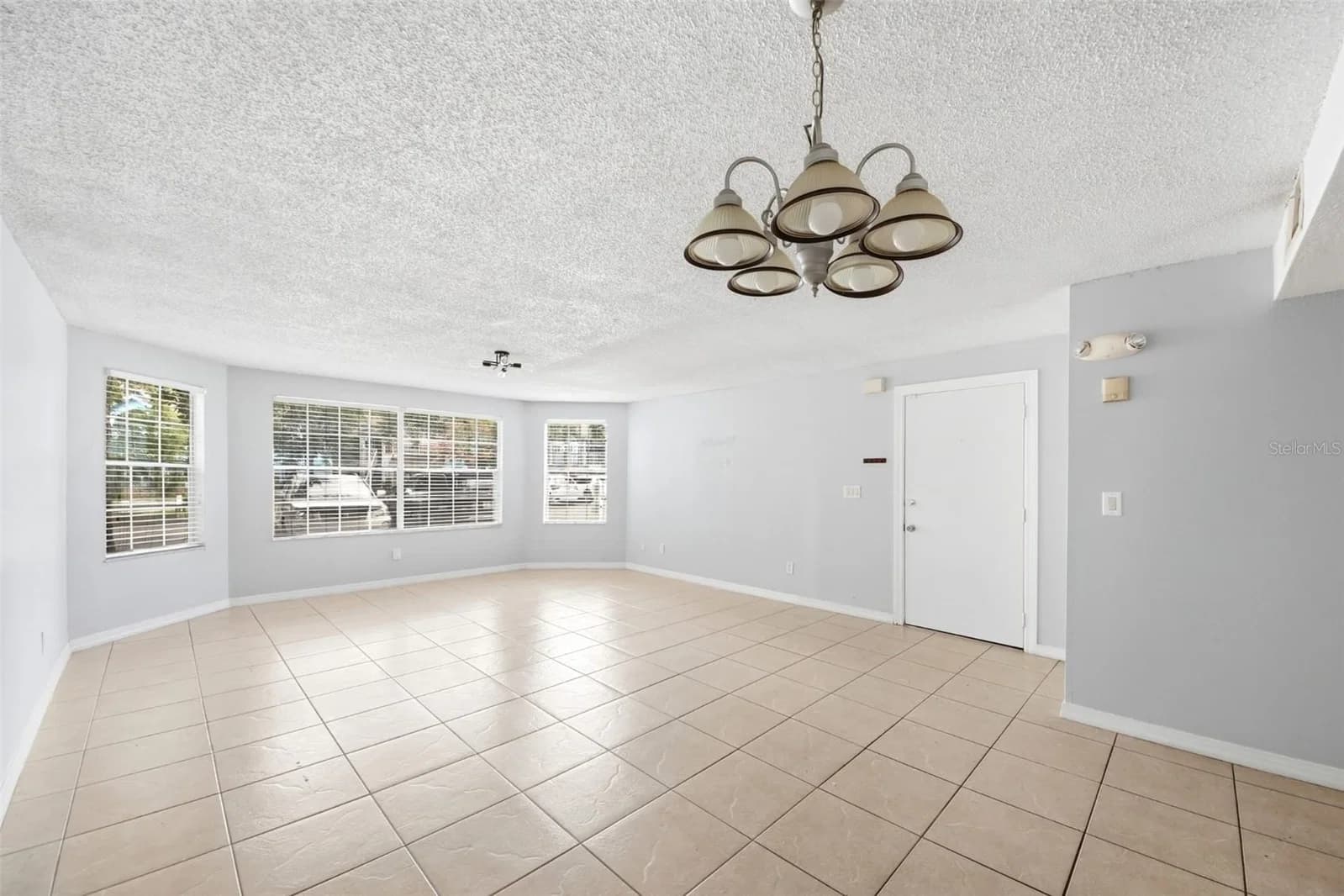 2723 POINCIANA 2