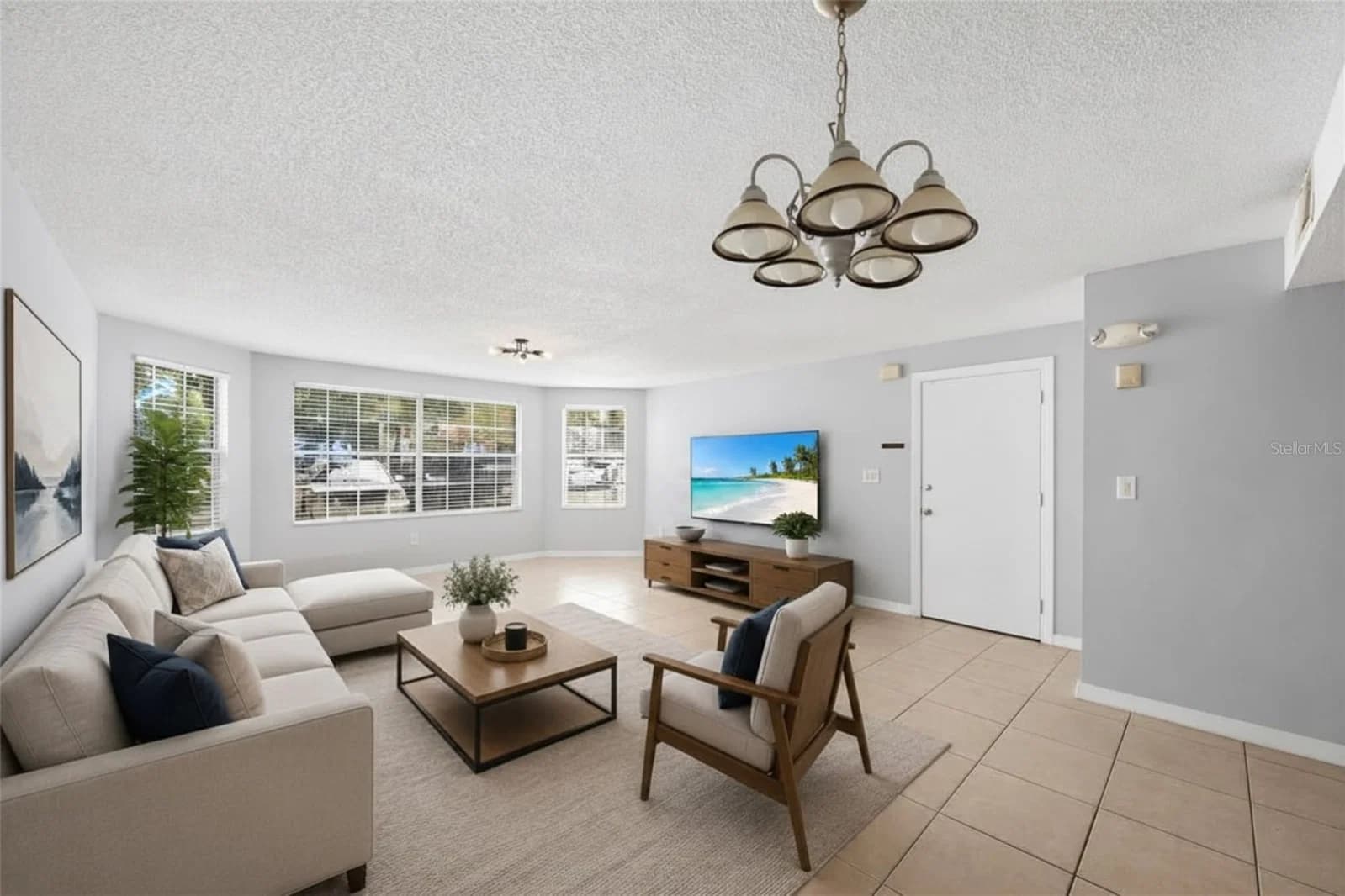 2723 POINCIANA 3