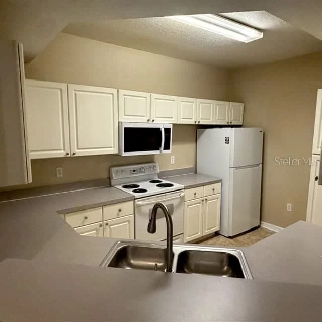 5536 METROWEST 4