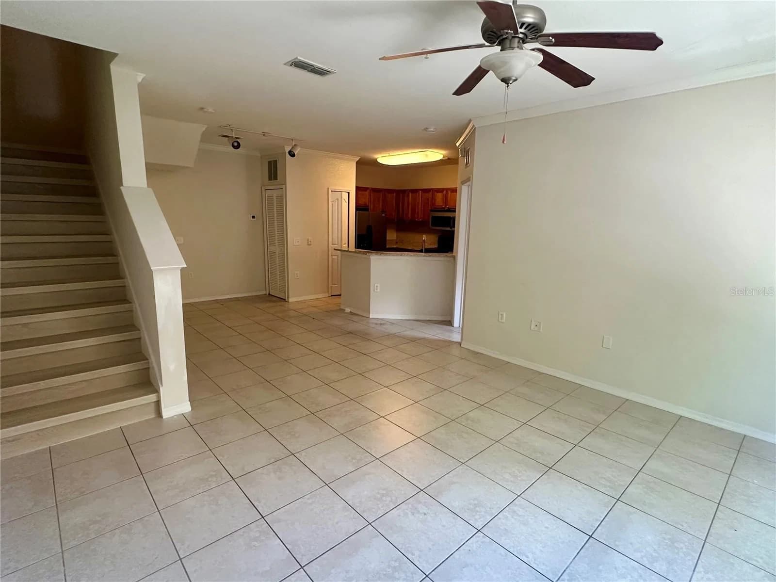6119 METROWEST 5