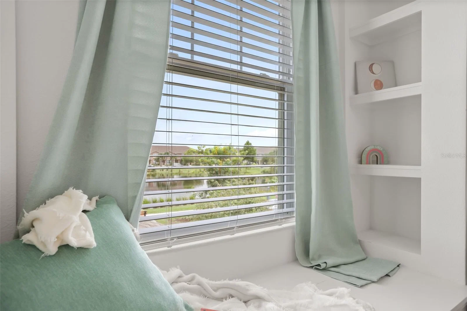 10245 HIGHLINE CREST 4