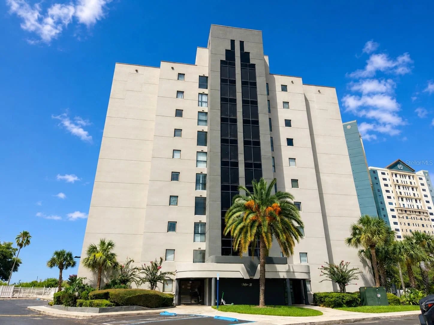 6165 CARRIER, Orlando, FL 32819