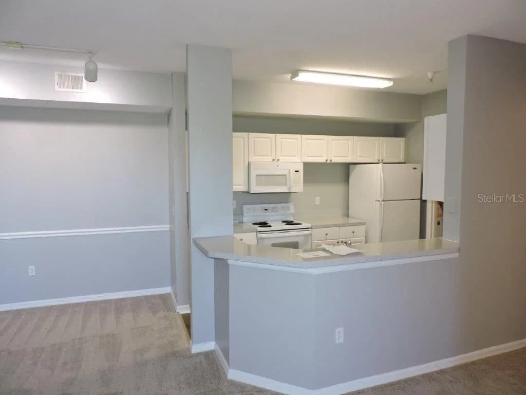 5542 METROWEST 4