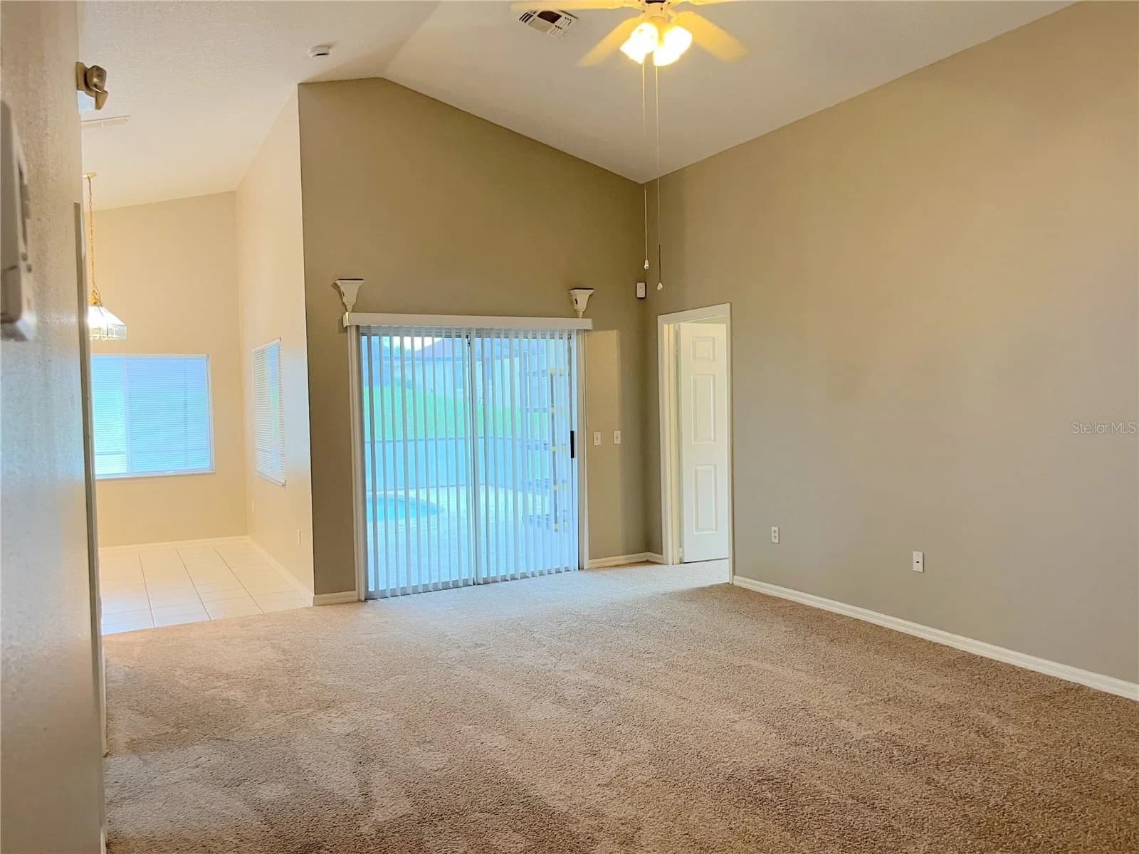 509 HILLCREST 4