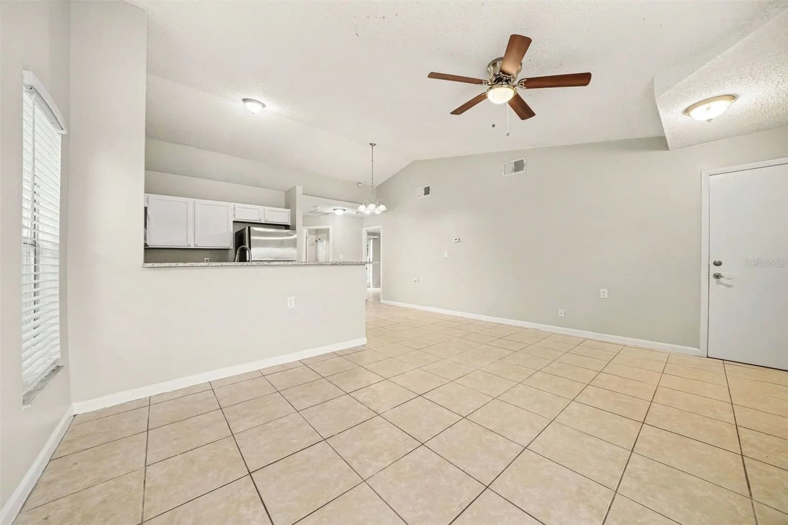 1034 CLOVERCREST 4