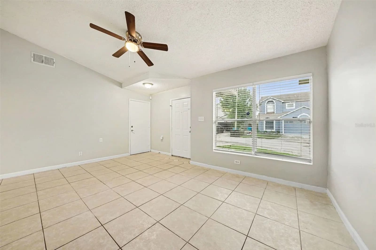 1034 CLOVERCREST 5