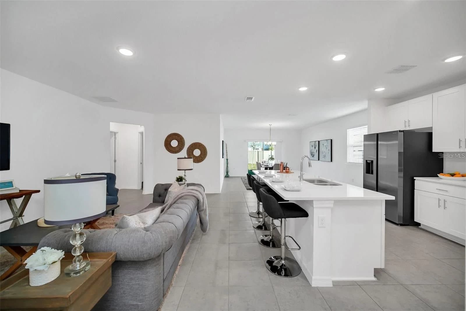 1154 OAK BLUFF 4