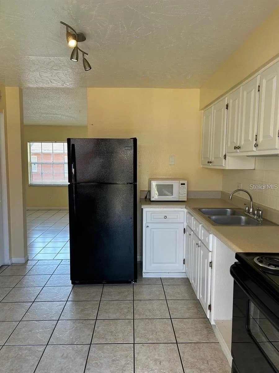 1627 OAK RIDGE 4
