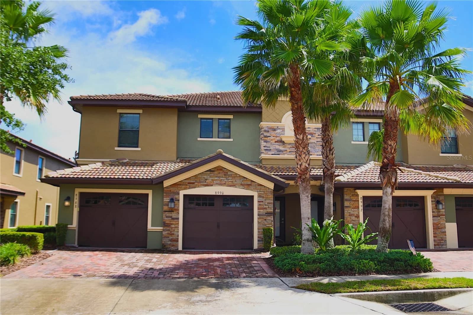 8990 AZALEA SANDS 2