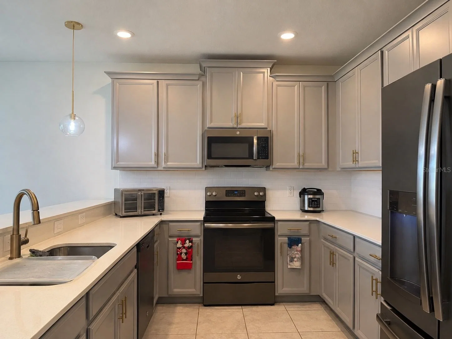 8990 AZALEA SANDS 4