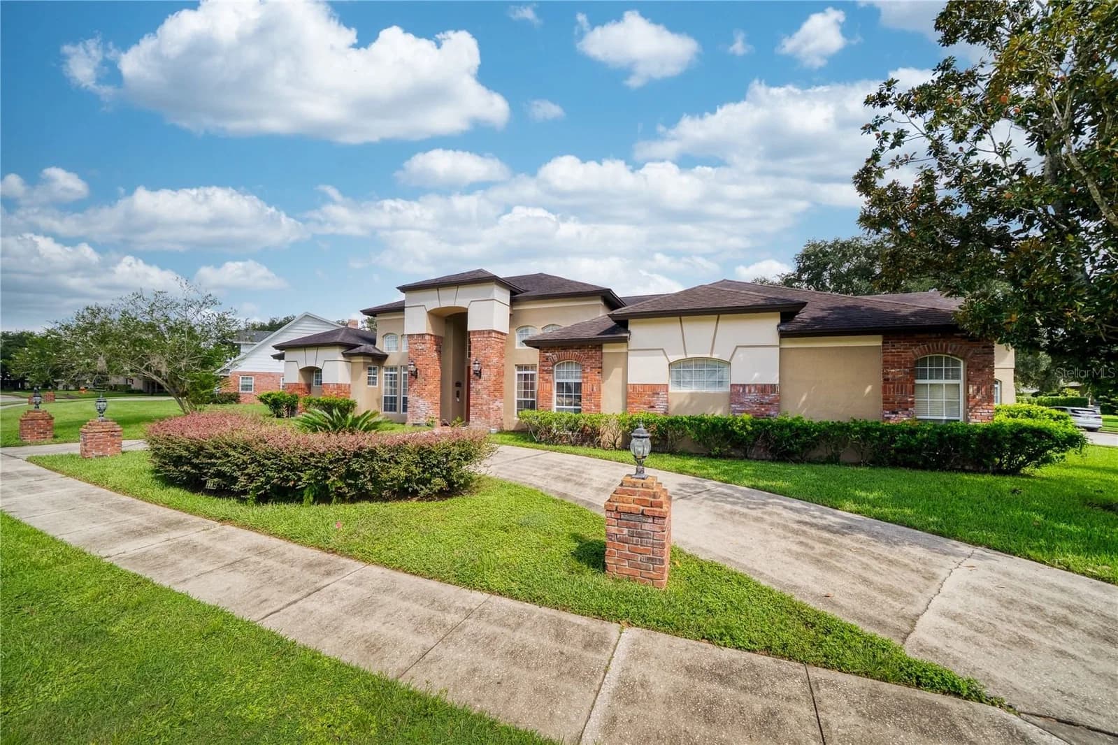 2335 FOREST CLUB Drive, Orlando, FL 32804 2