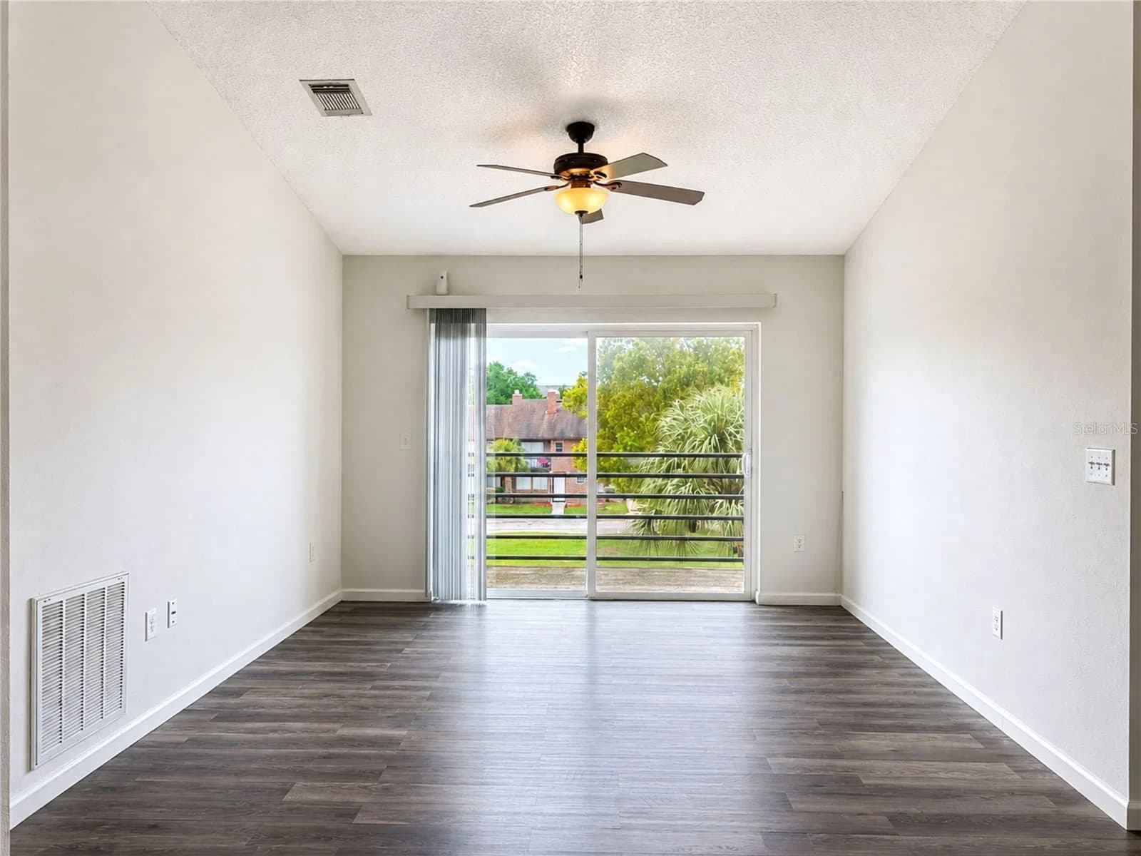 5214 VIA HACIENDA 3