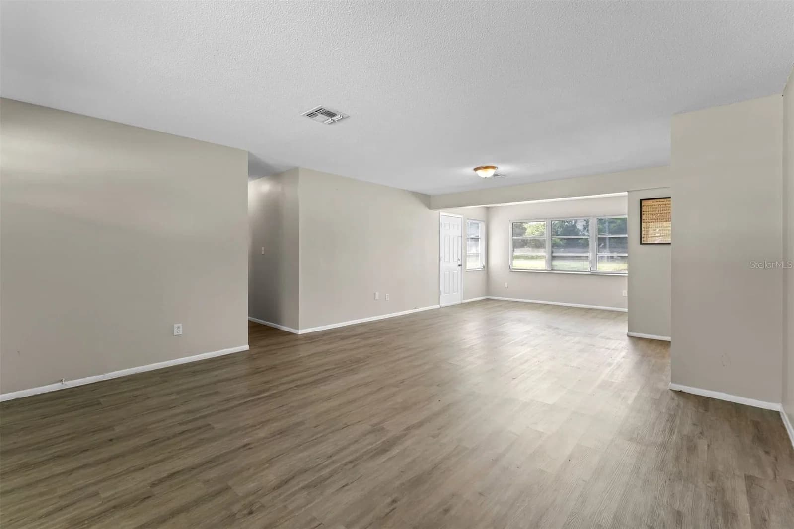 4584 KIRKLAND 5