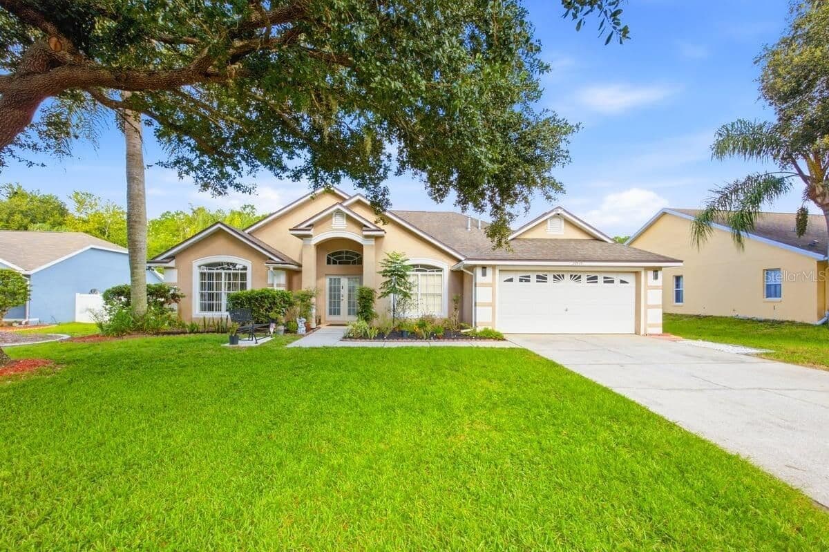 566 MONTANA, Davenport, FL 33897