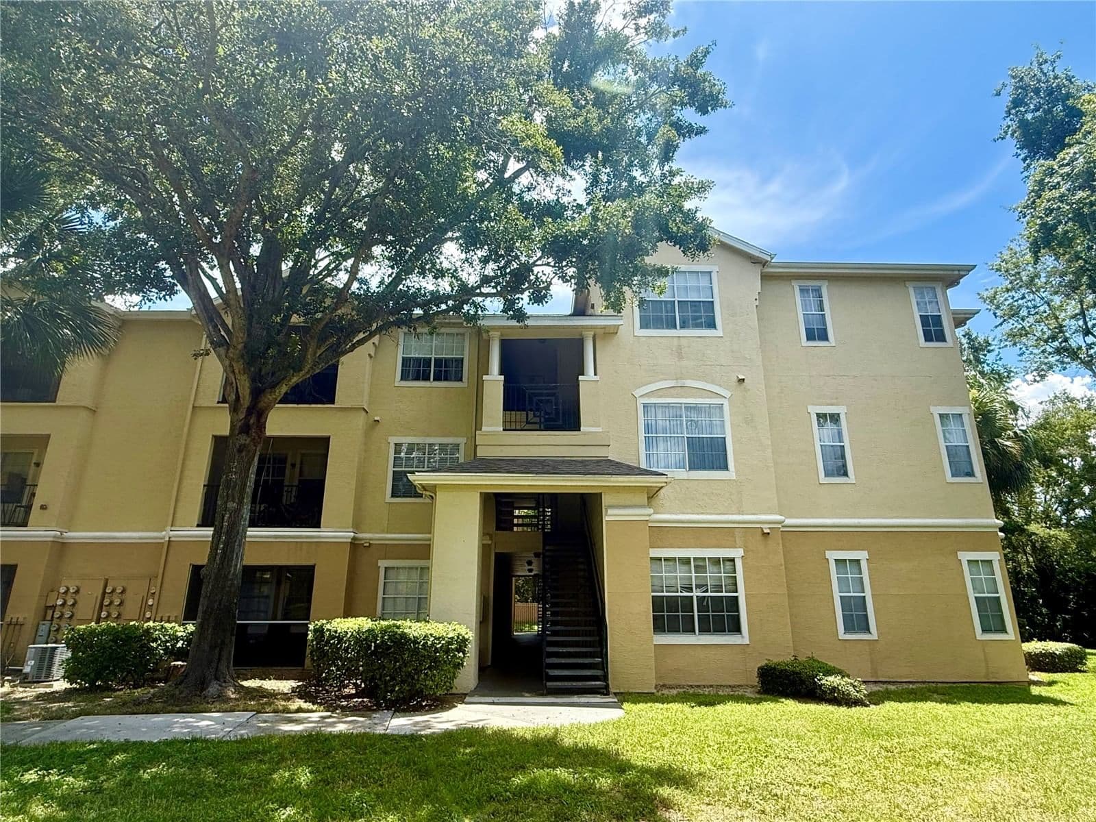 2674 ROBERT TRENT JONES, Orlando, FL 32835
