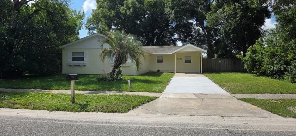 7670 STRATFORD Boulevard, Orlando, FL 32807