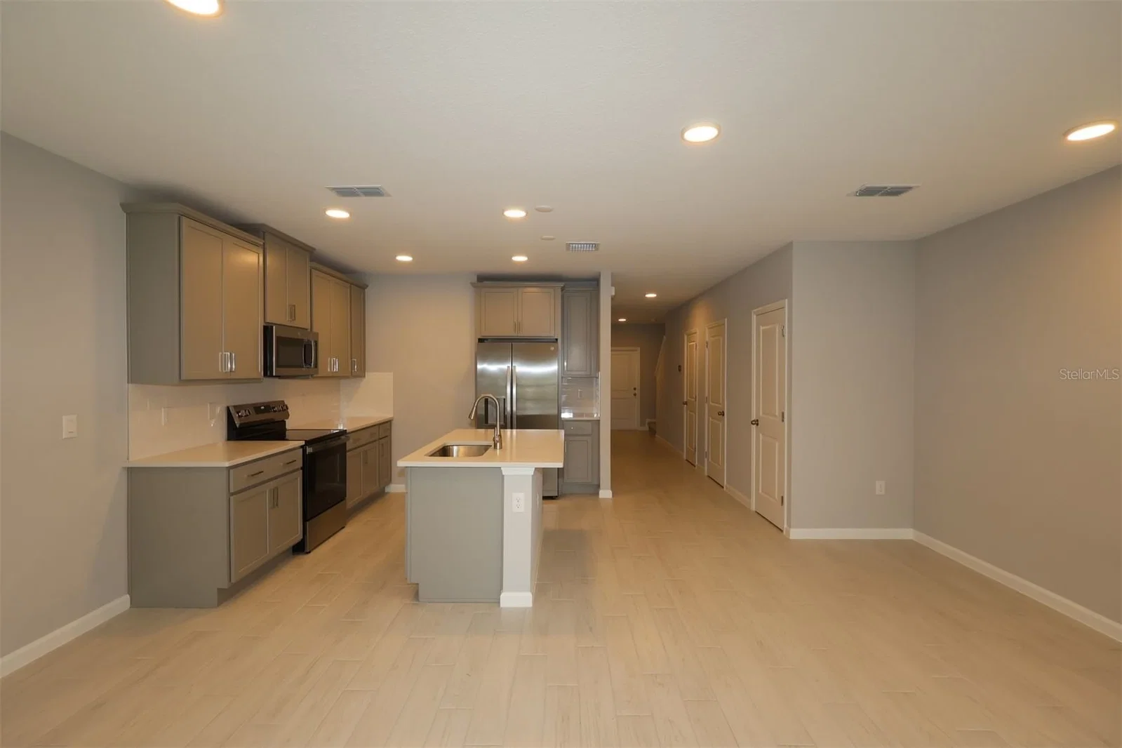 6104 FELLOW WAGON Way 5