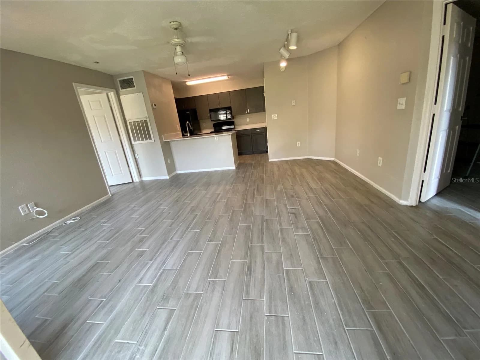 5112 PARK CENTRAL 4