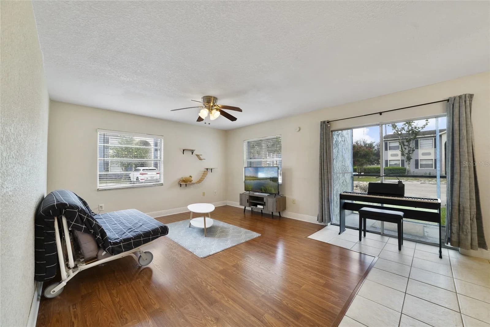 2541 ALAFAYA 4