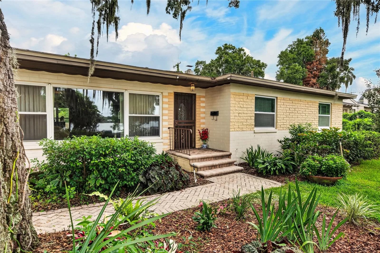 1205 DORCHESTER Street, Orlando, FL 32803 2