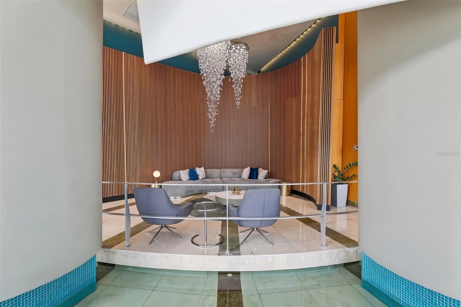 322 CENTRAL 4